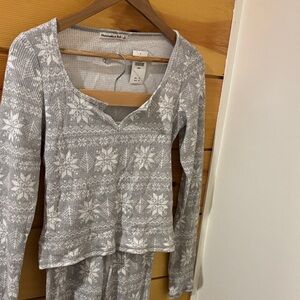 Abercrombie & Fitch Snowflake Knit Pajama Set